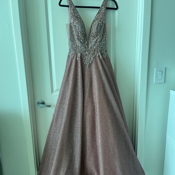 Coya Collection Hand-Beaded Glitter Ball Gown XS – Rose Gold Elegance ✨ - Picture 1 of 15